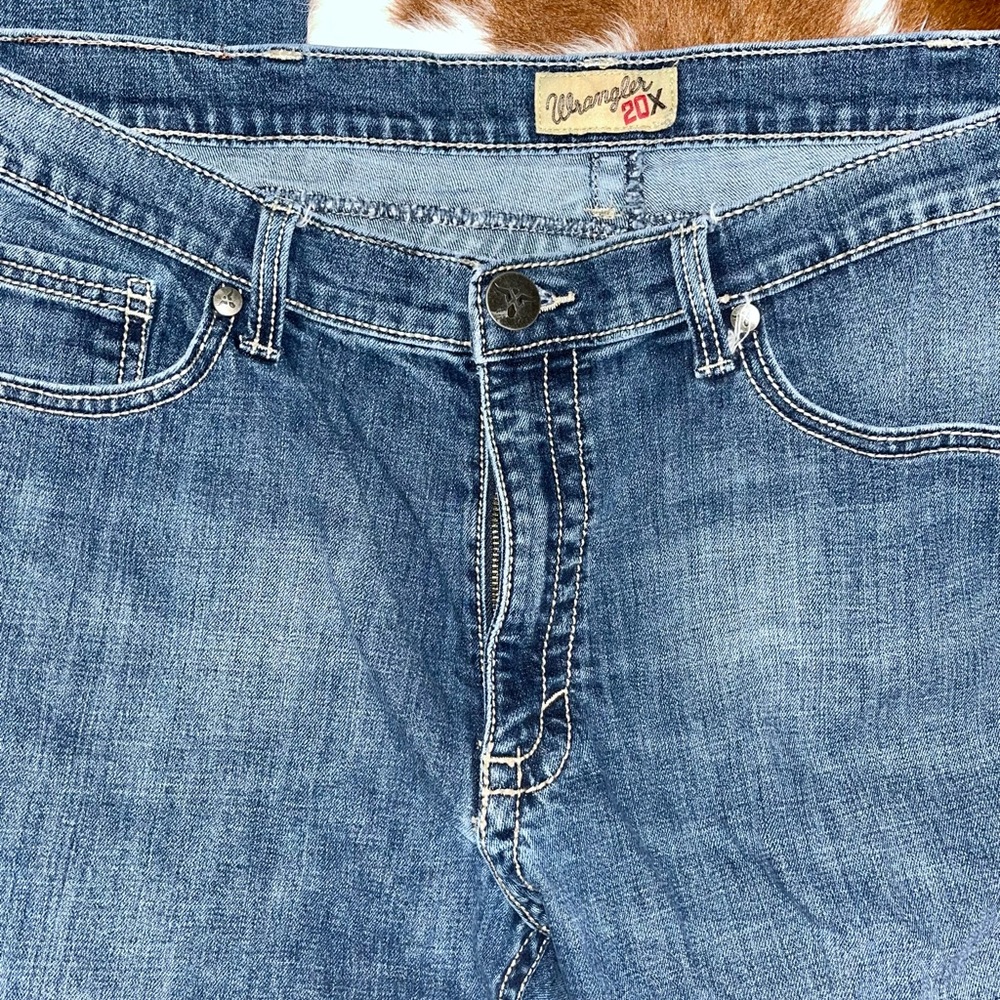 Wrangler 20X Men's No. 42 Vintage Midland Med Wash Slim Boot Cut Stretch Jean
